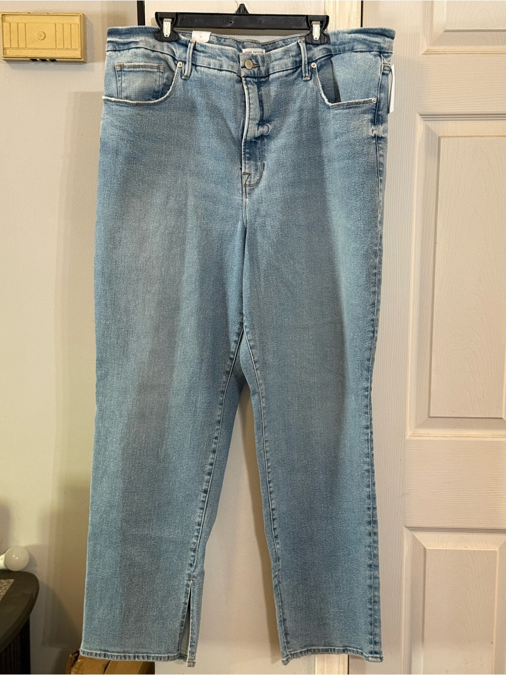 NWT Good American Light Blue Straight Leg Jeans